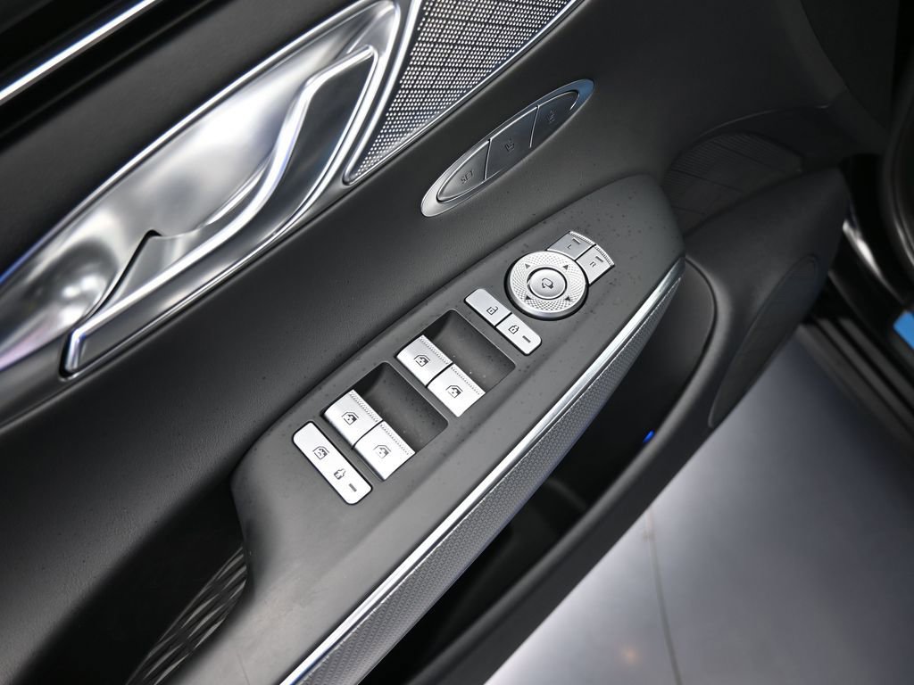 Used 2024 Genesis GV70 2.5T w/ Sport Prestige Package image 14