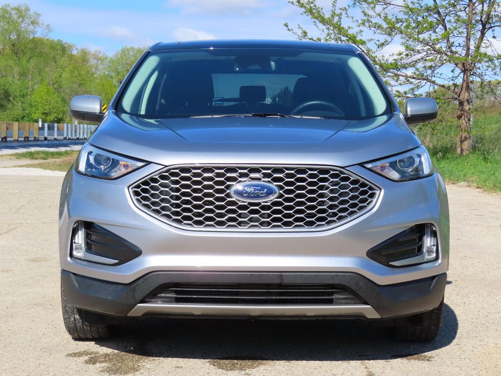 Used 2023 Ford Edge SEL w/ Convenience Package AWD/4WD image 4