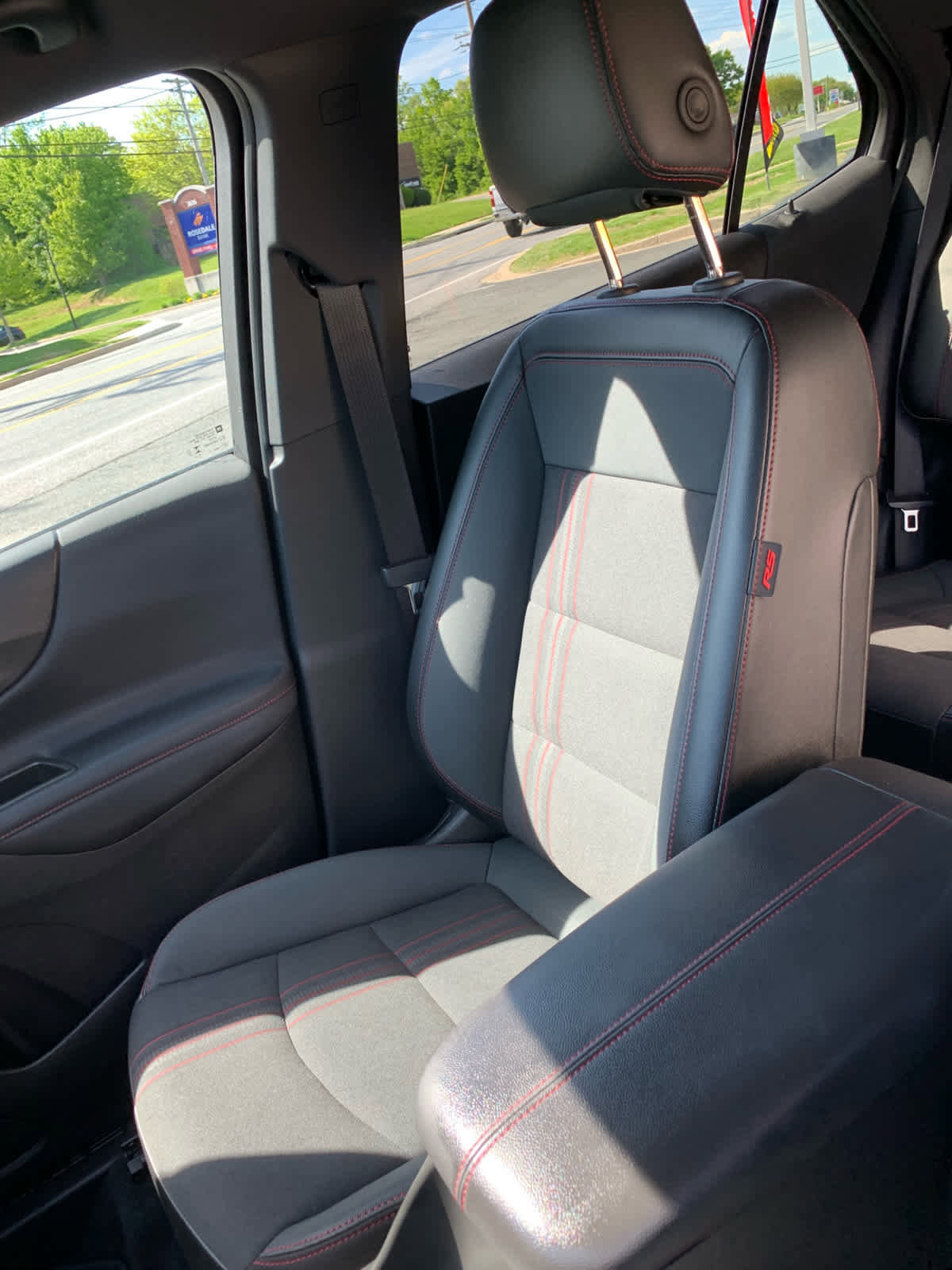 Used 2024 Chevrolet Equinox RS FWD image 21