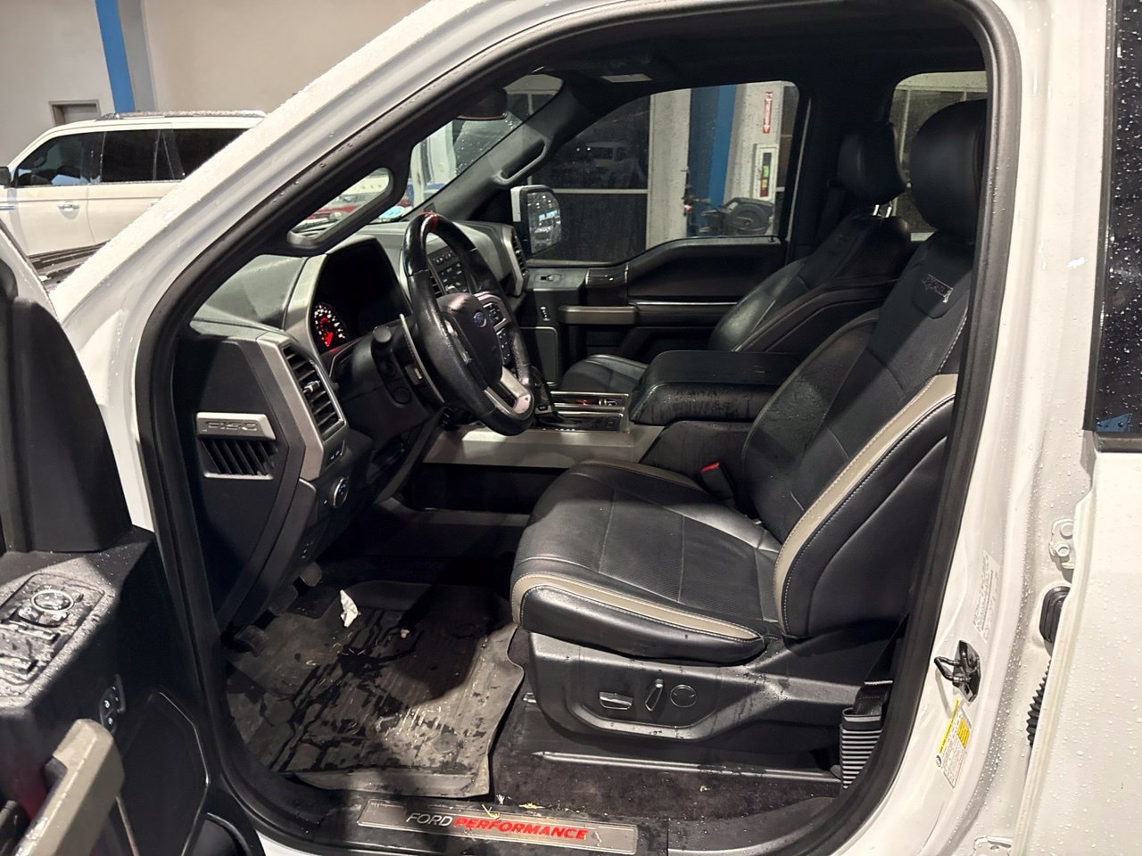 Used 2017 Ford F150 Raptor w/ Equipment Group 802A Luxury AWD/4WD image 18
