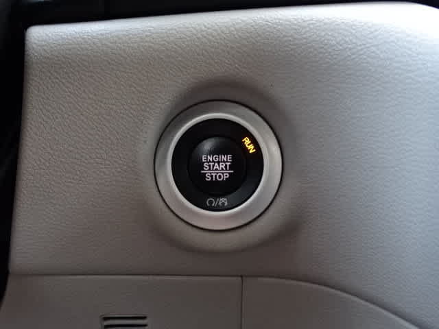 Used 2023 Chrysler Pacifica Touring-L FWD image 29