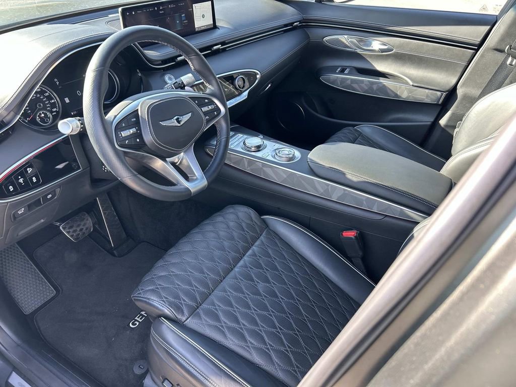 Used 2025 Genesis GV70 3.5T Sport w/ Sport Advanced Package image 16