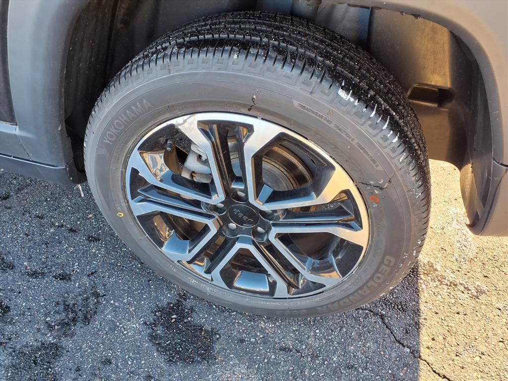 Used 2022 Jeep Compass Limited image 13