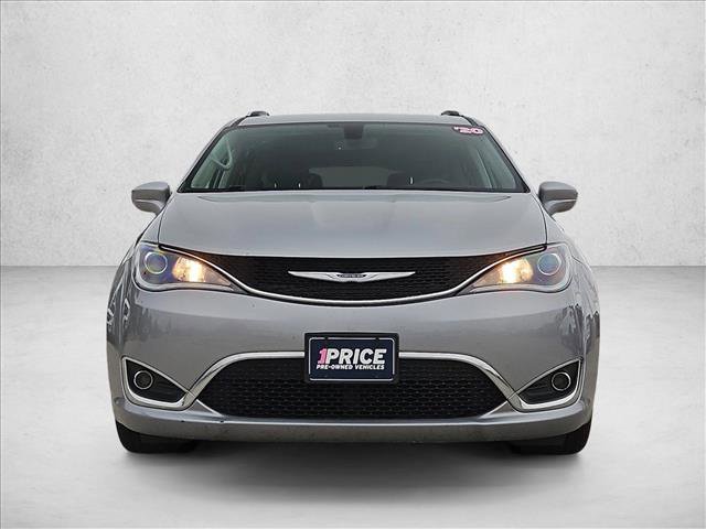 Used 2020 Chrysler Pacifica Touring-L FWD image 2