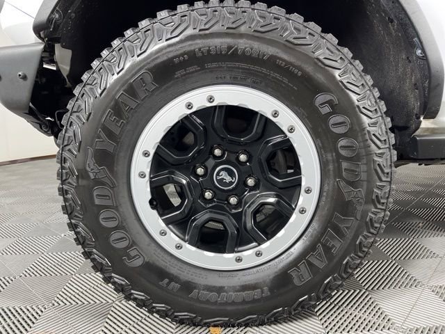 Used 2022 Ford Bronco Badlands image 13