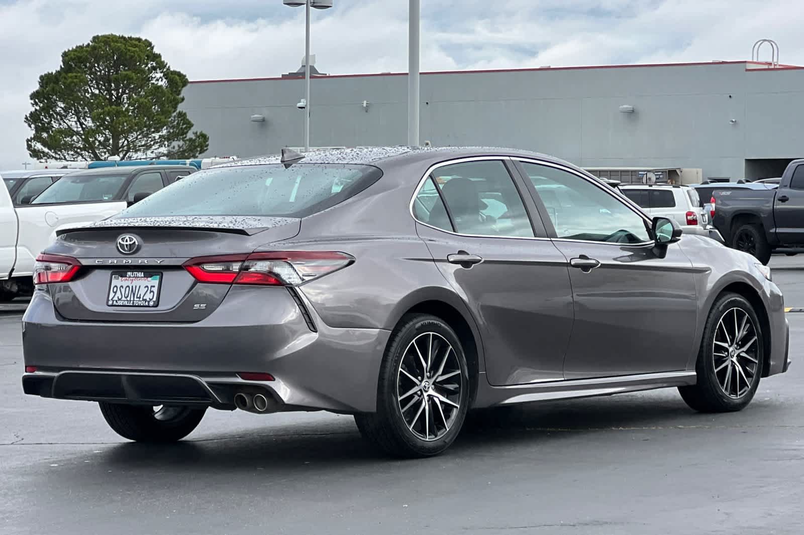 Certified 2022 Toyota Camry SE FWD image 2