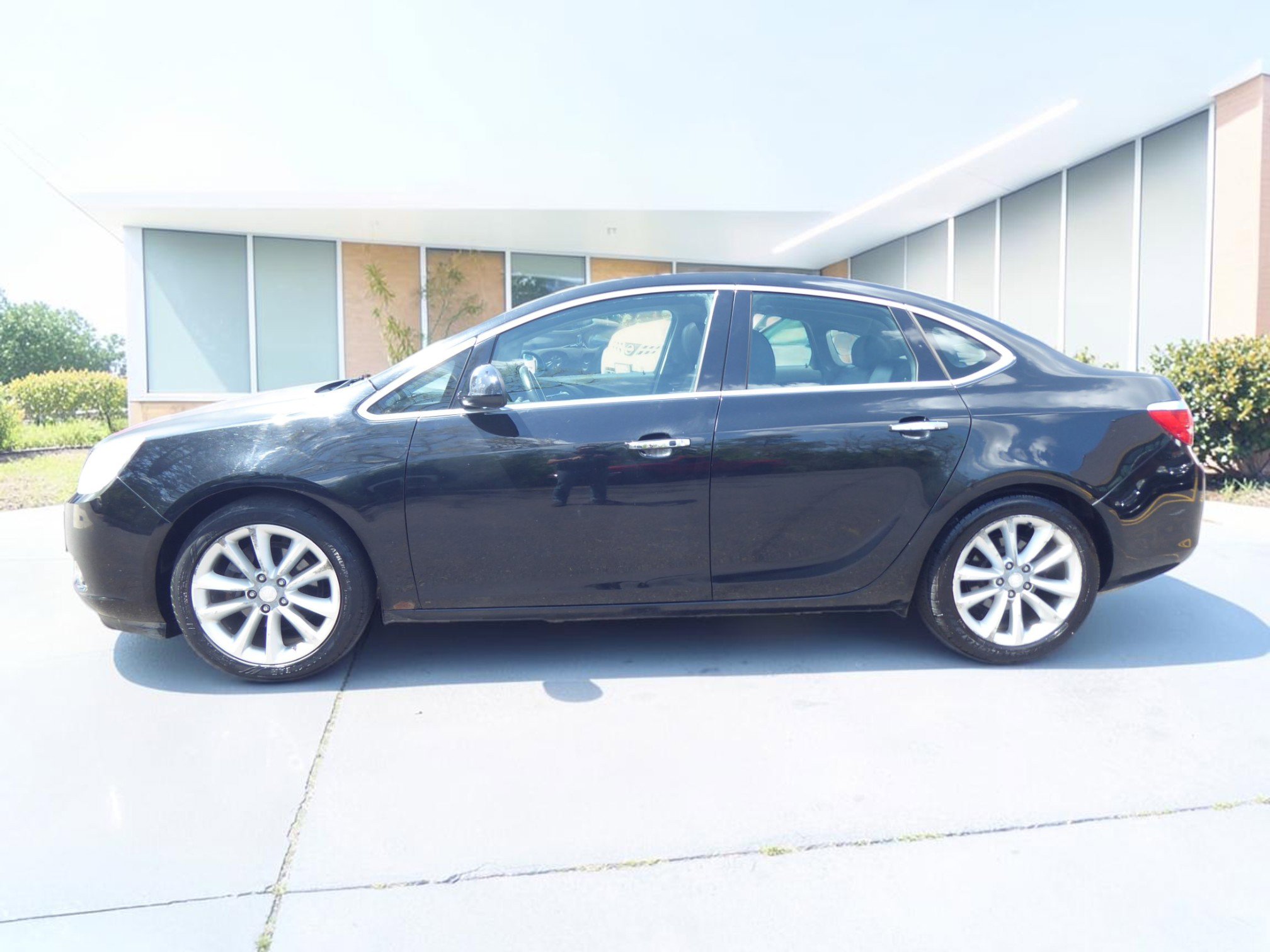 Used 2012 Buick Verano Leather FWD image 7