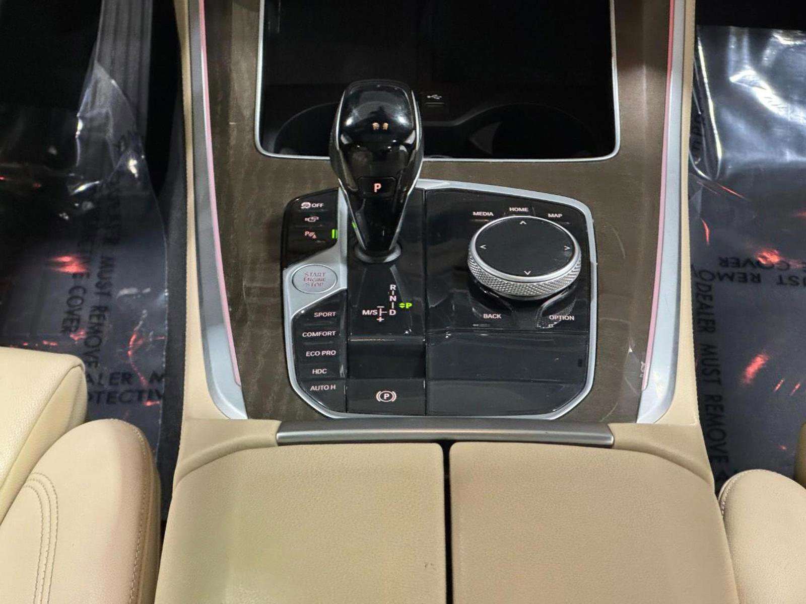 Used 2022 BMW X5 xDrive40i w/ Parking Assistance Package image 17