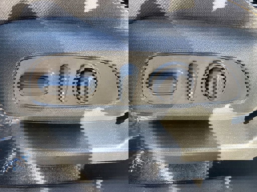 Used 2023 Chevrolet Equinox LT image 24