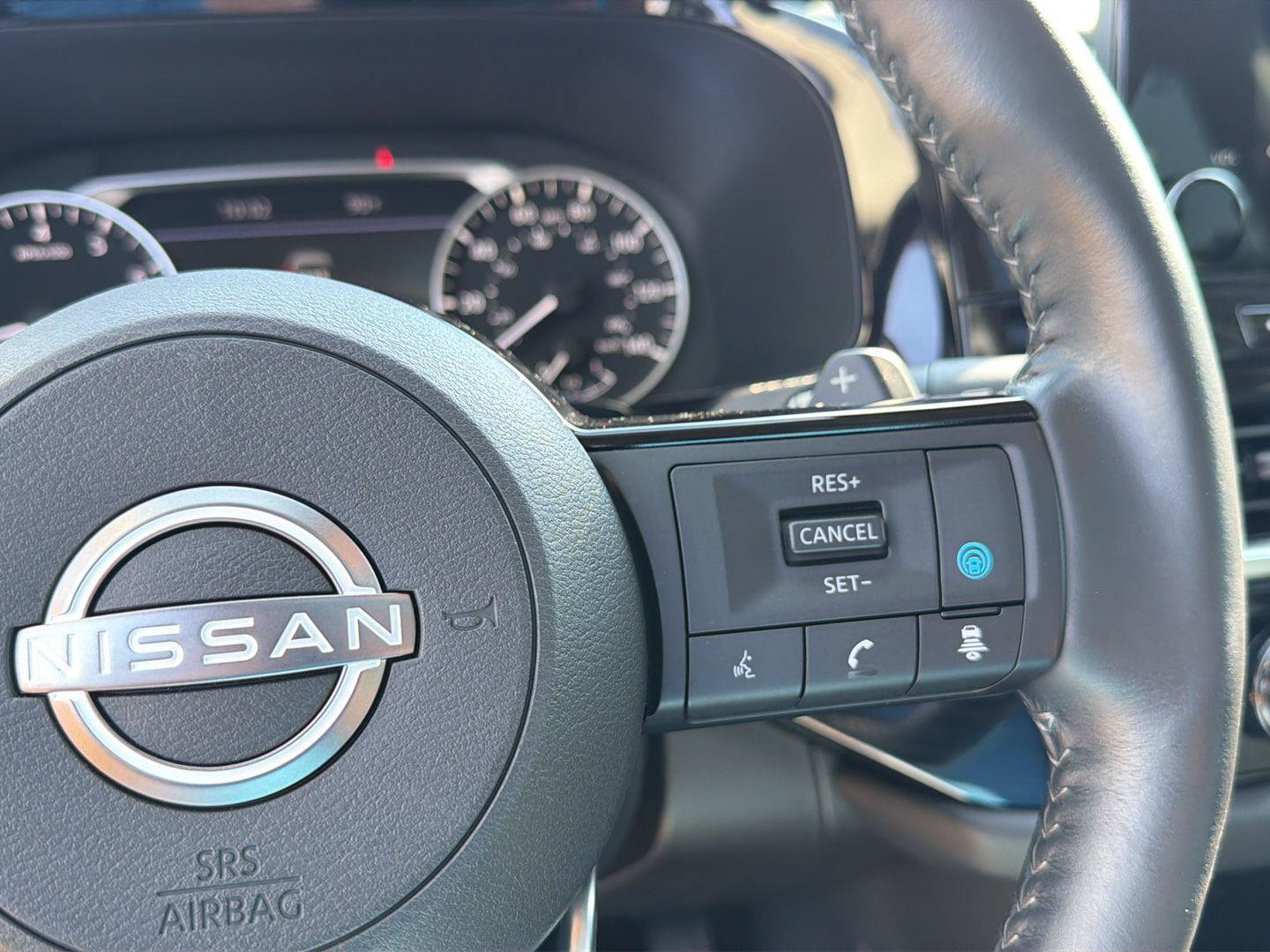 Used 2024 Nissan Pathfinder SL w/ SL Premium Package FWD image 22