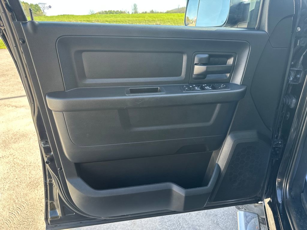 Used 2018 RAM 2500 Tradesman w/ Chrome Appearance Group AWD/4WD image 10