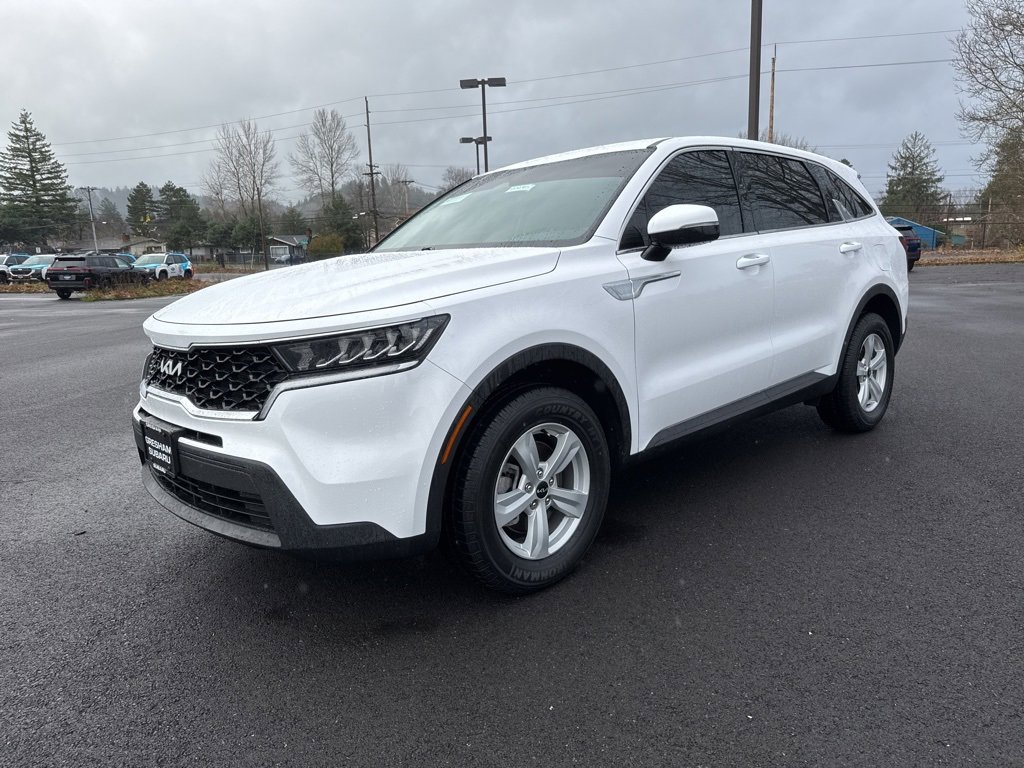 Used 2023 Kia Sorento LX image 3