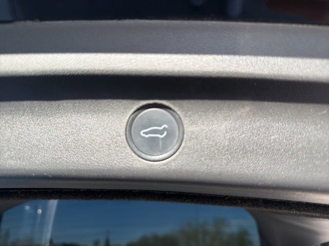 Used 2021 Tesla Model Y Long Range image 9