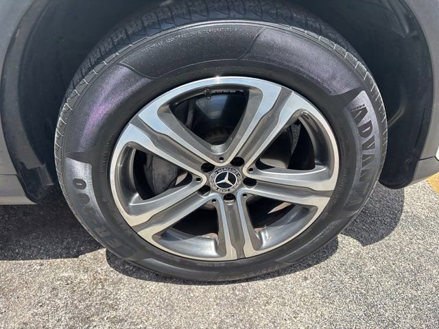 Used 2017 Mercedes-Benz GLC 300 4MATIC w/ Premium 3 Package image 7