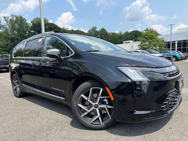 New 2027 Chrysler Pacifica Pinnacle w/ Theater Group FWD 360° Tour