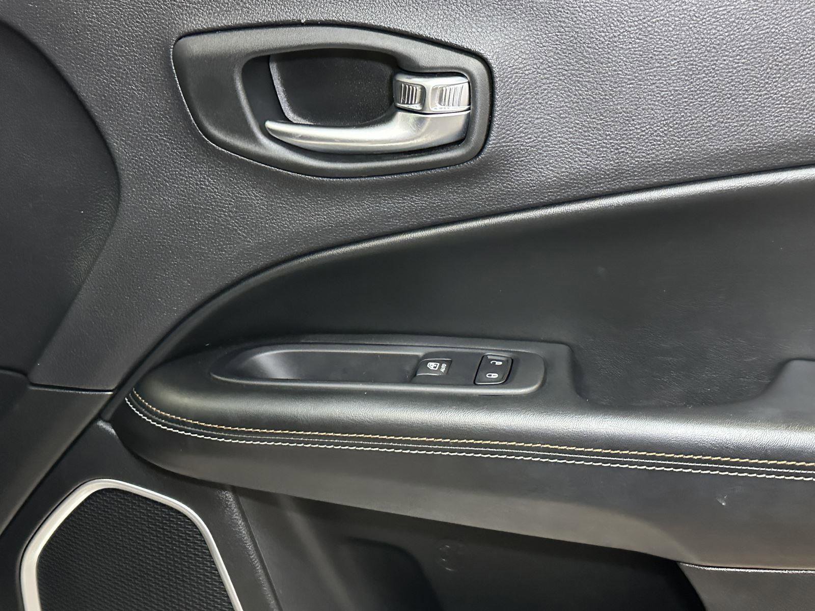 Used 2019 Jeep Compass Latitude w/ Popular Equipment Group image 38