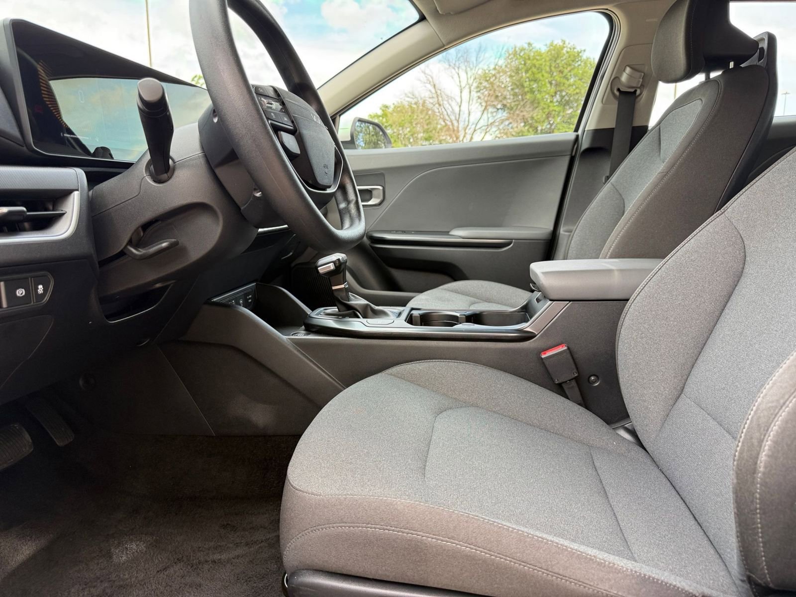 Used 2025 Kia K4 FWD image 29