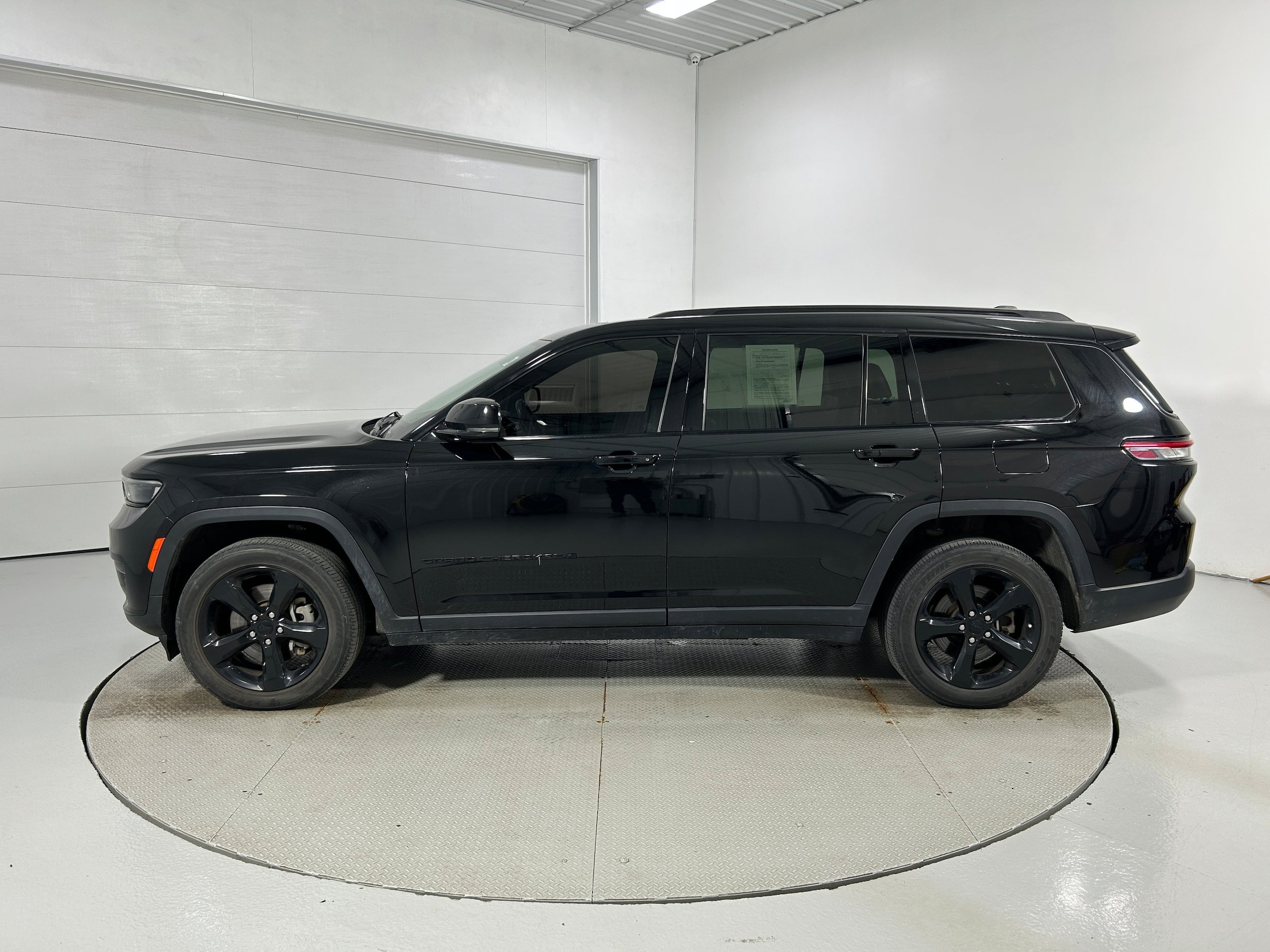 Used 2021 Jeep Grand Cherokee L Laredo AWD/4WD image 21