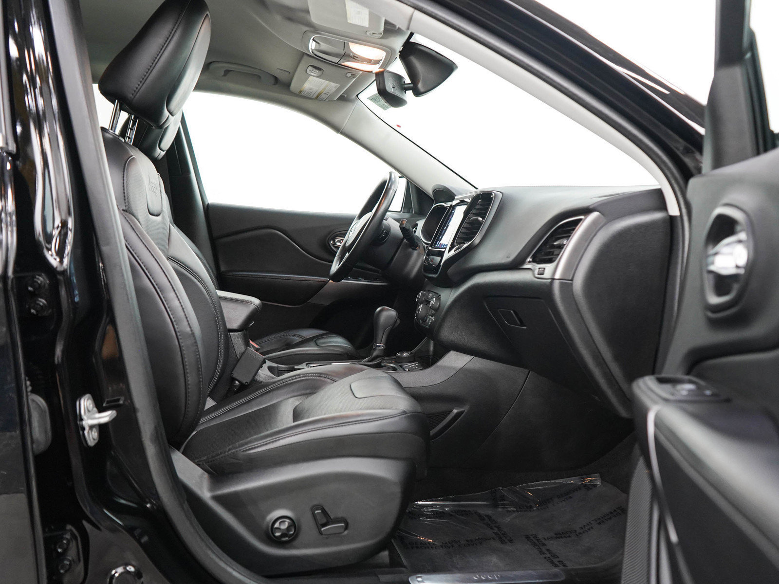 Used 2020 Jeep Cherokee Limited AWD/4WD image 11