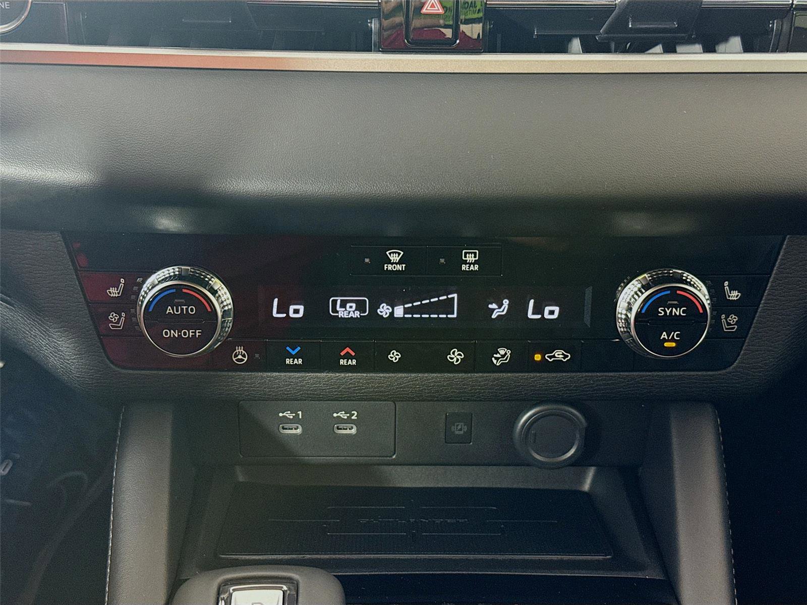 New 2026 Mitsubishi Outlander SEL image 15