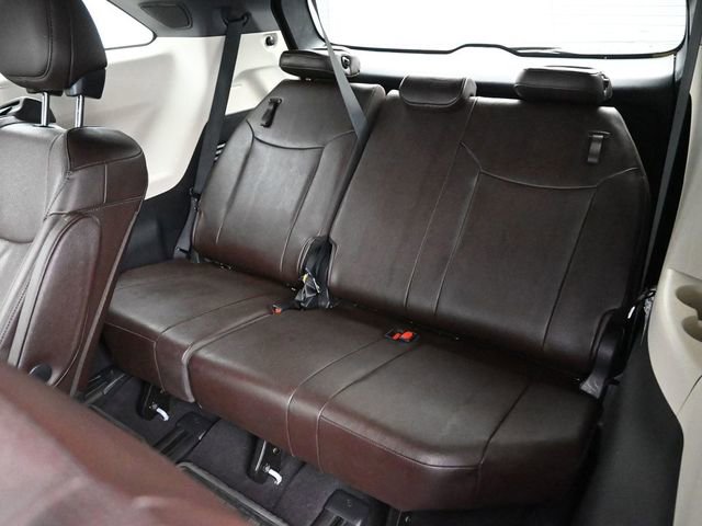 Certified 2023 Toyota Sienna Platinum image 32