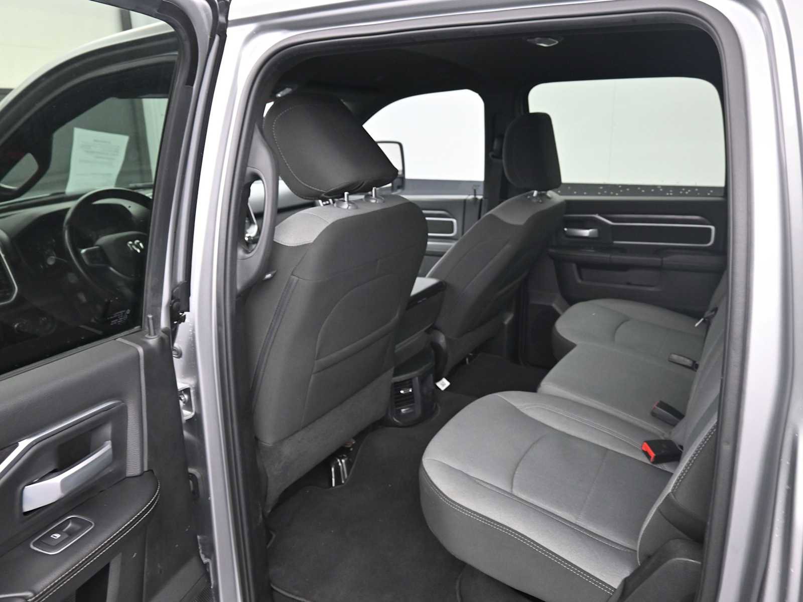 Used 2024 RAM 3500 Big Horn image 24