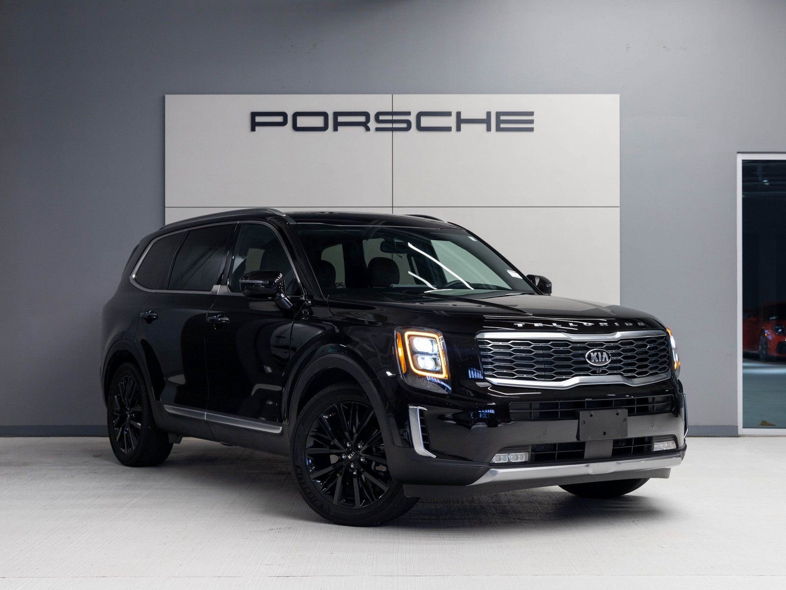 Used 2020 Kia Telluride SX w/ SX Prestige Package image 9