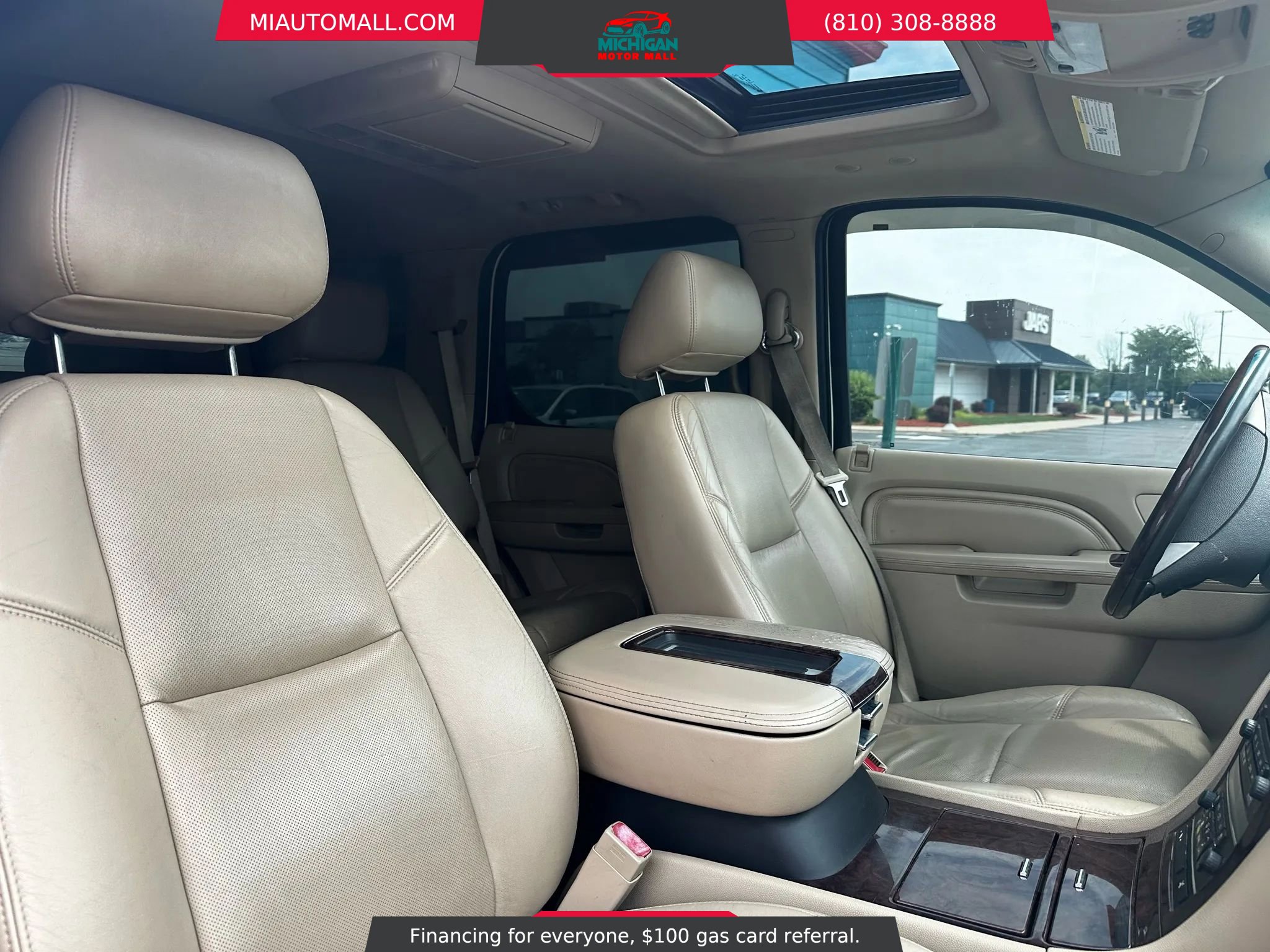 Used 2013 Cadillac Escalade Premium AWD/4WD image 17