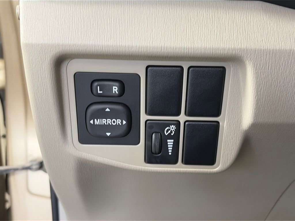 Used 2011 Toyota Prius Two image 23