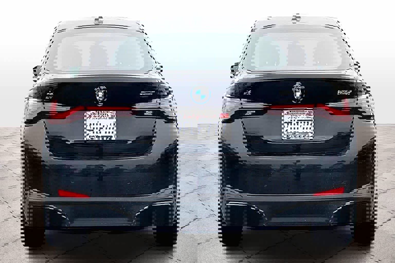 Used 2023 BMW i4 eDrive35 w/ Premium Package image 7