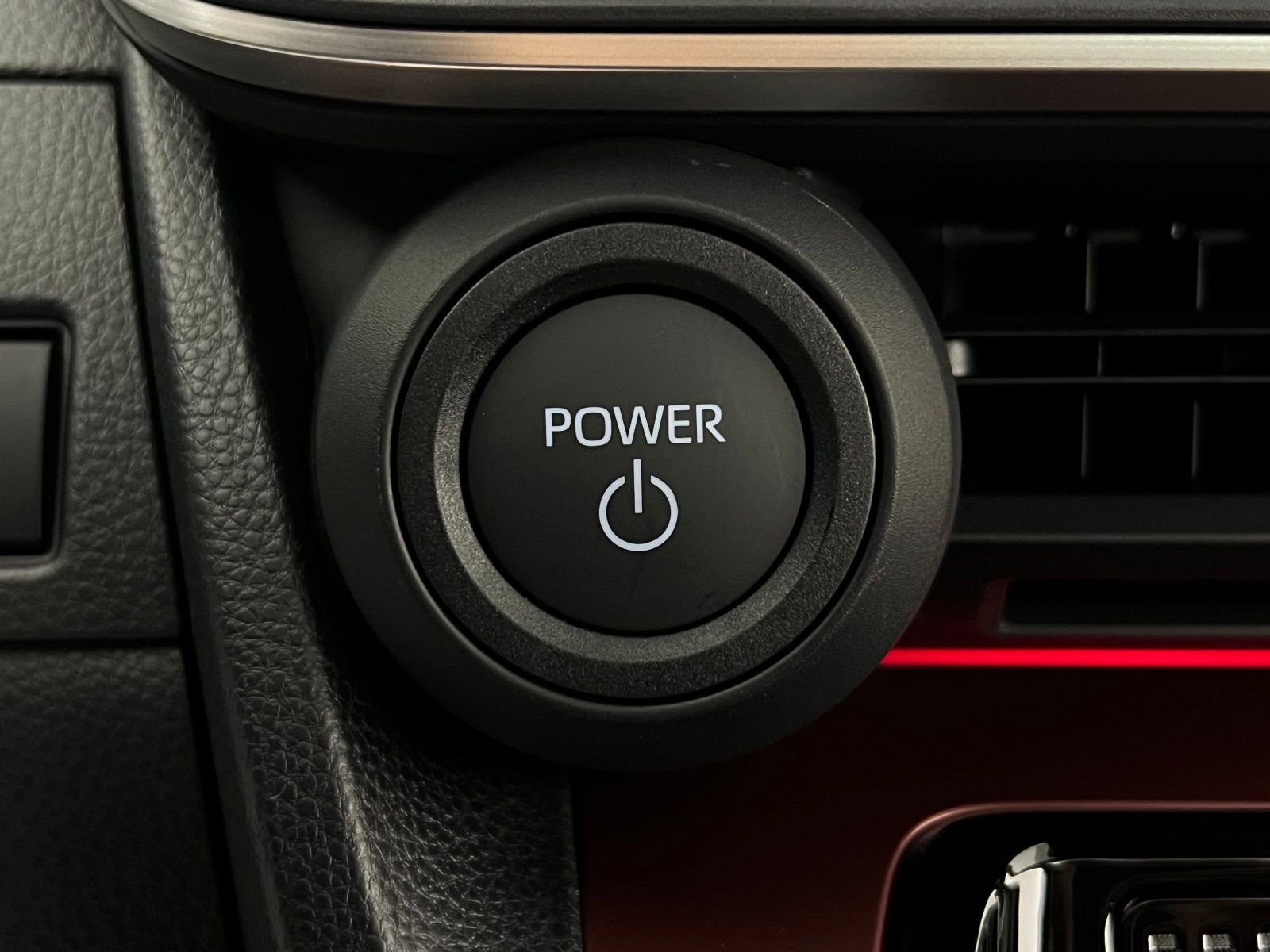 New 2026 Toyota Prius Plug-In Hybrid FWD image 16