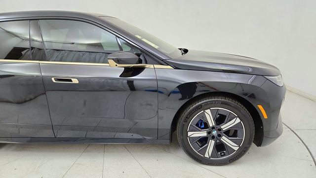 Used 2023 BMW iX M60 image 7
