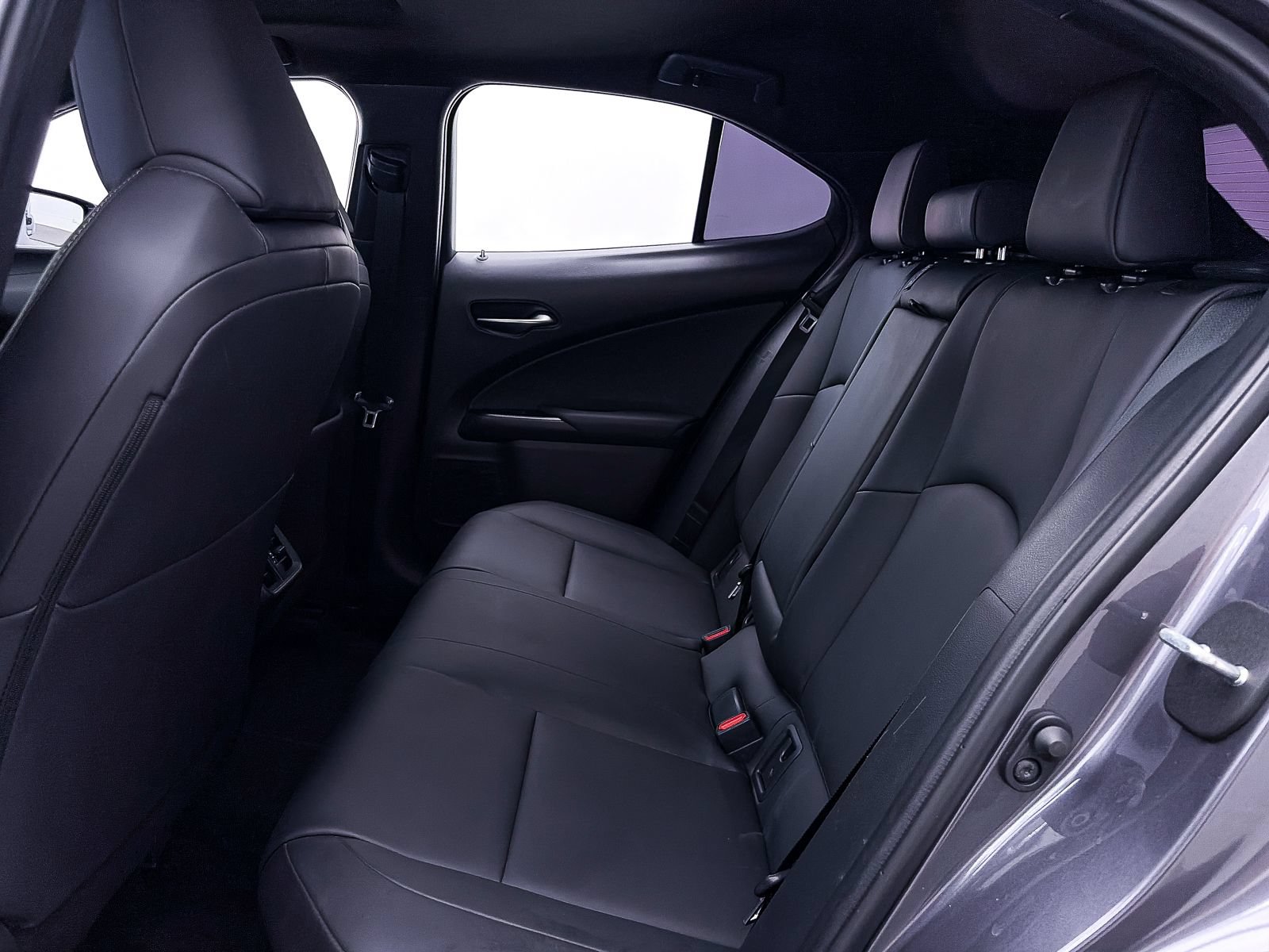Used 2024 Lexus UX 250h F Sport FWD image 39