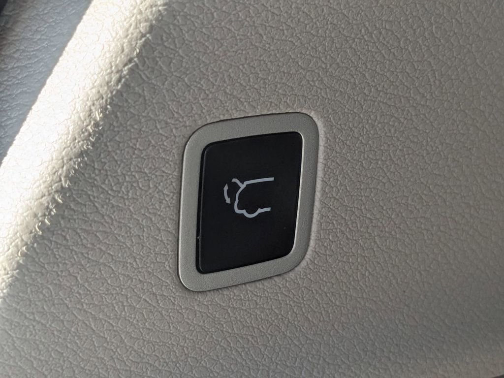 Used 2023 Chrysler Pacifica Limited image 31