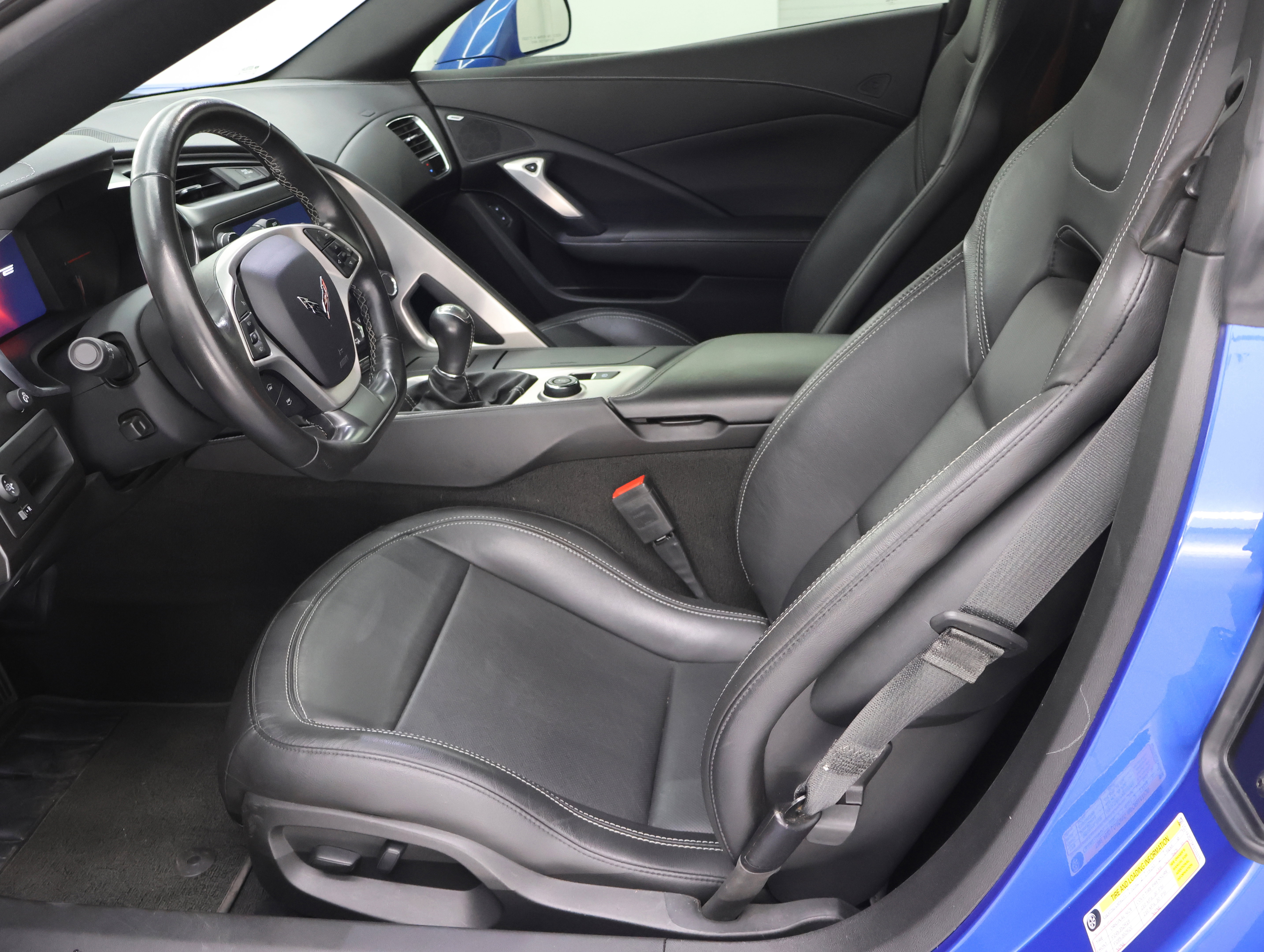 Used 2019 Chevrolet Corvette Stingray Coupe w/ Carbon Flash Badge Package RWD image 8