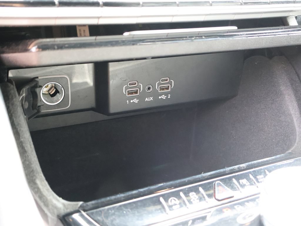 Used 2023 Jeep Wagoneer 4WD image 38