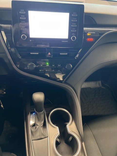 Used 2021 Toyota Camry LE image 30