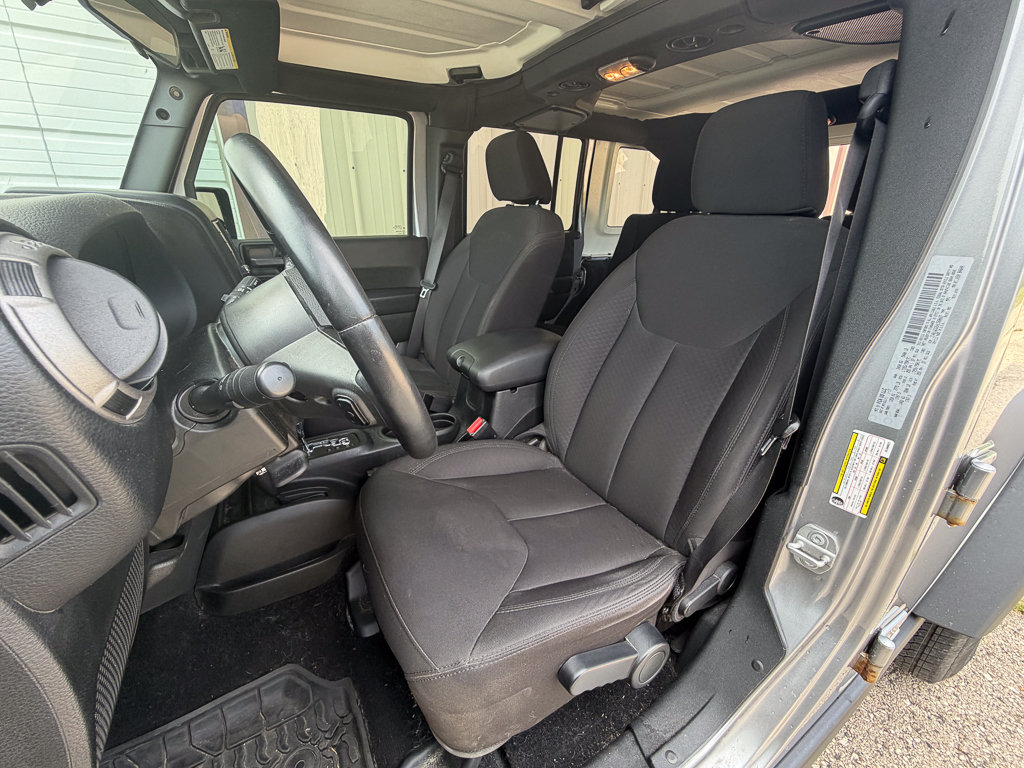Used 2017 Jeep Wrangler Unlimited Sport AWD/4WD image 10