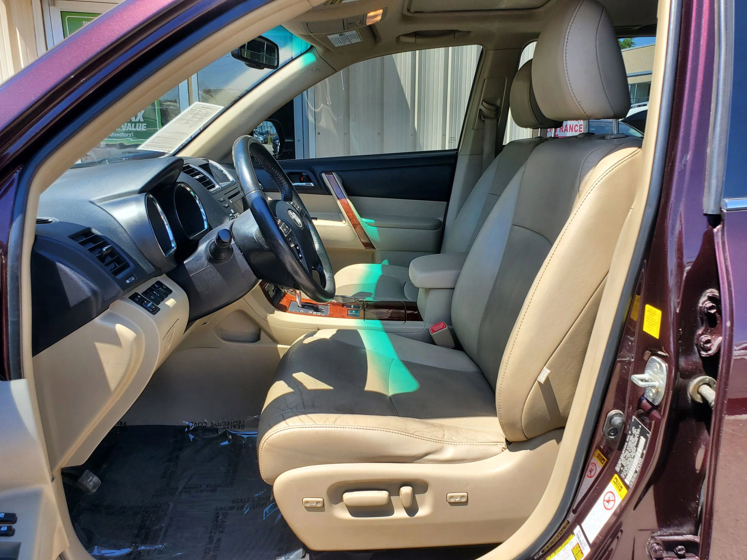 Used 2011 Toyota Highlander Limited w/ Tow Pkg FWD image 24