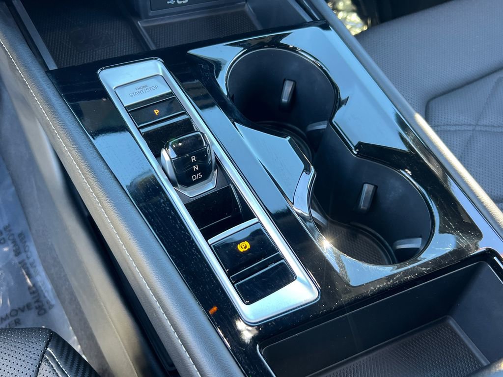 Used 2024 Volkswagen Atlas Cross Sport SE image 27