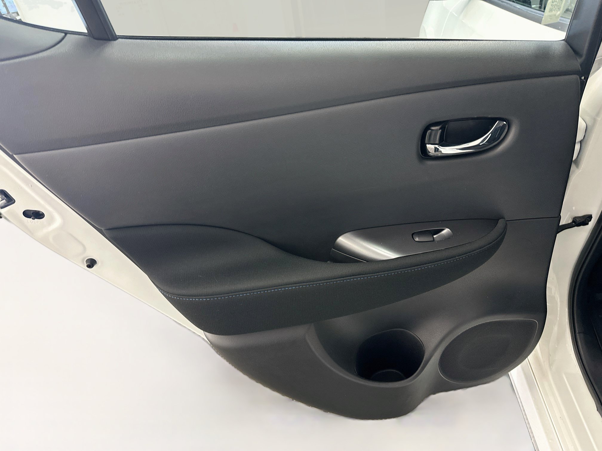 Used 2025 Nissan Leaf S FWD image 26
