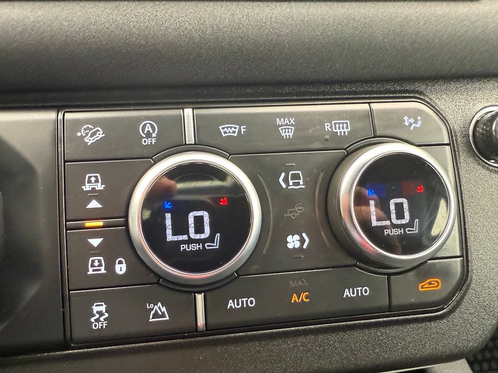 Used 2022 Land Rover Defender 110 S AWD/4WD image 54