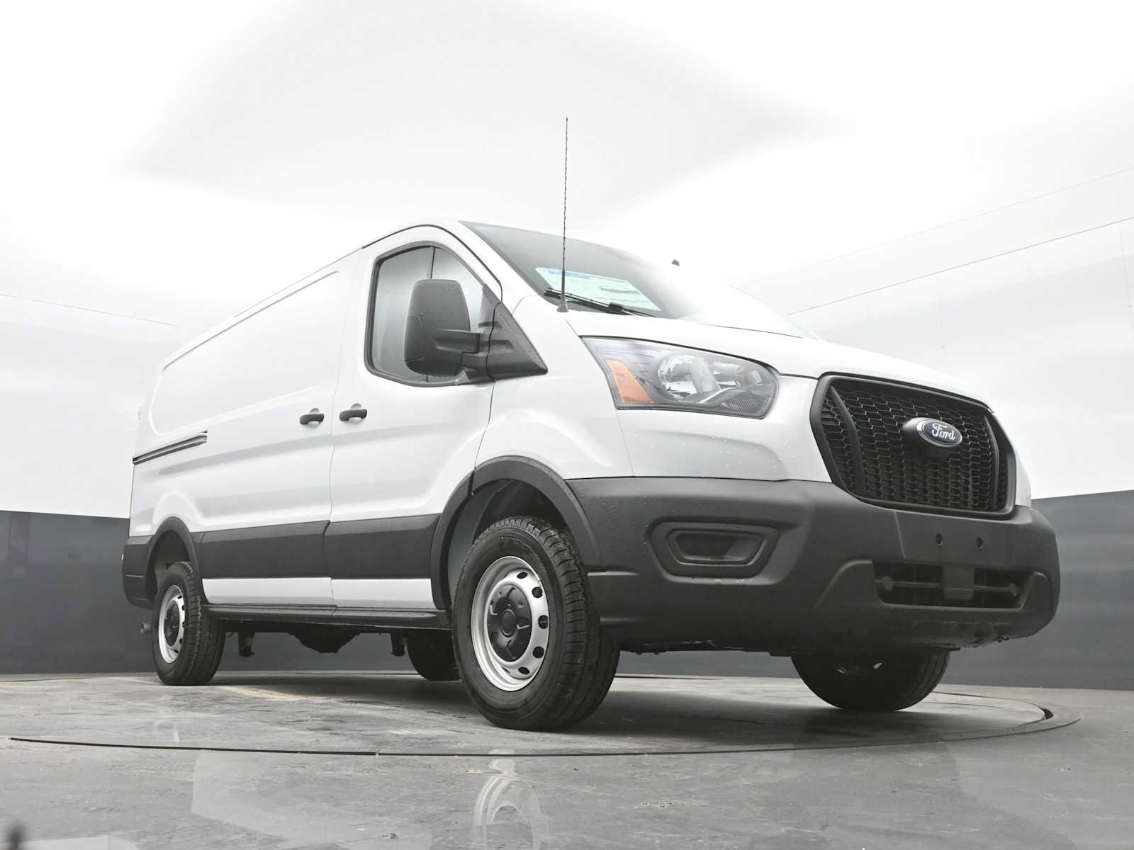 New 2024 Ford Transit 250 148 Medium Roof RWD image 30