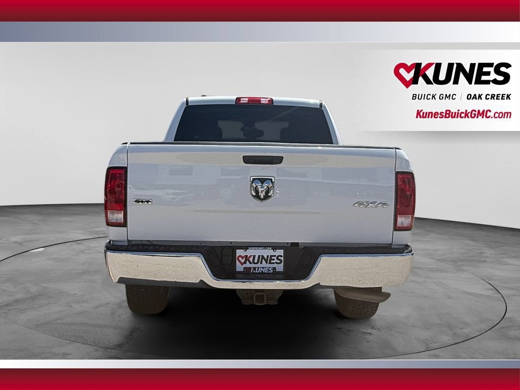 Used 2022 RAM 1500 Classic SLT AWD/4WD image 9