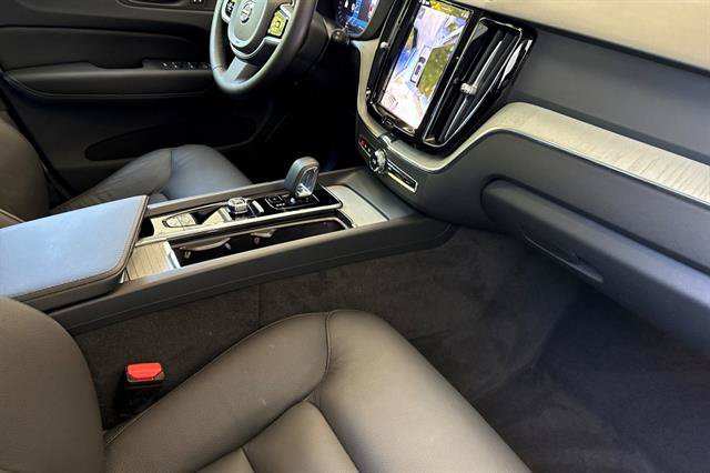 Certified 2025 Volvo XC60 B5 Plus AWD/4WD image 16