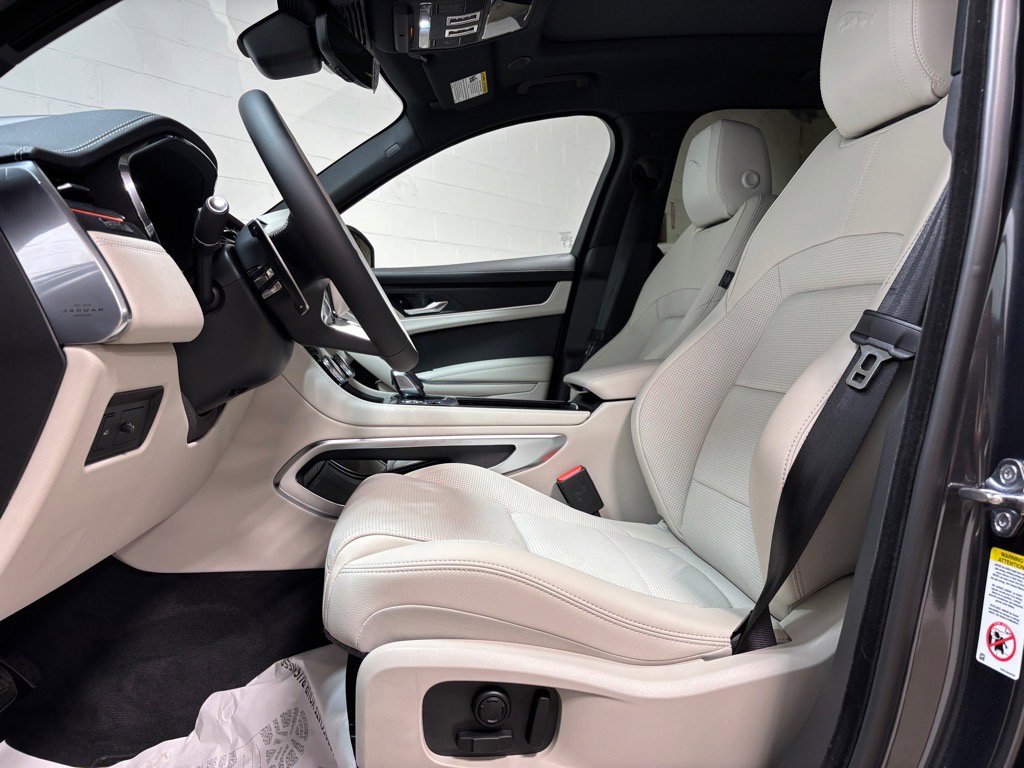 New 2026 Jaguar F-PACE R-Dynamic S image 23