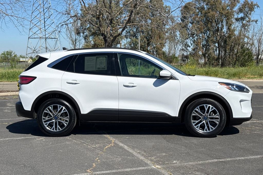 Used 2020 Ford Escape SEL image 3