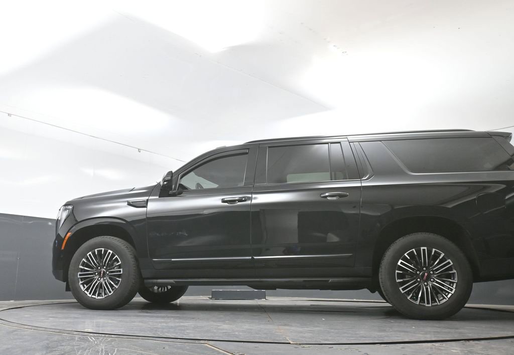 Used 2025 GMC Yukon XL Elevation AWD/4WD image 57
