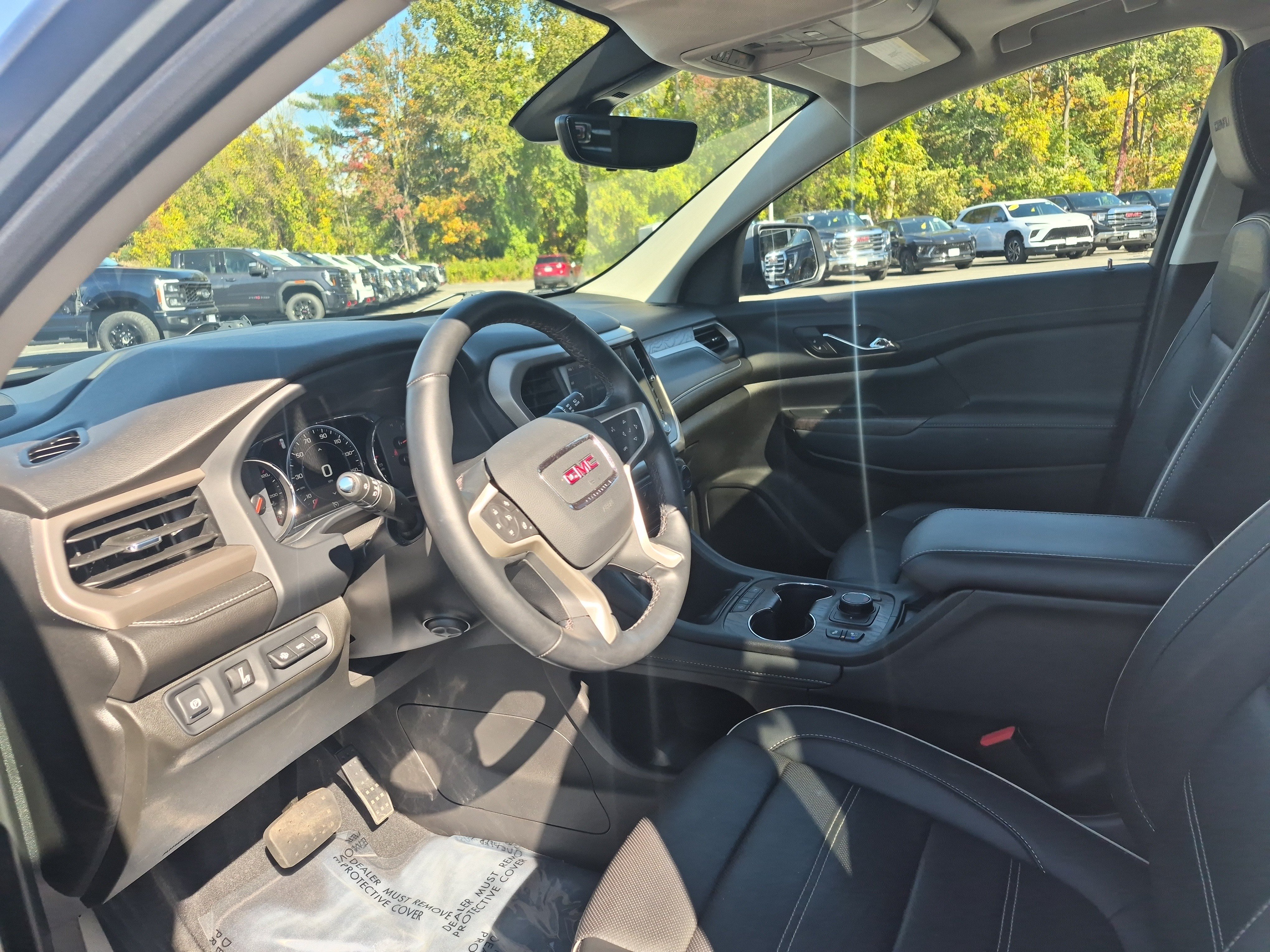 Used 2023 GMC Acadia Denali w/ Denali Ultimate Package AWD/4WD image 9