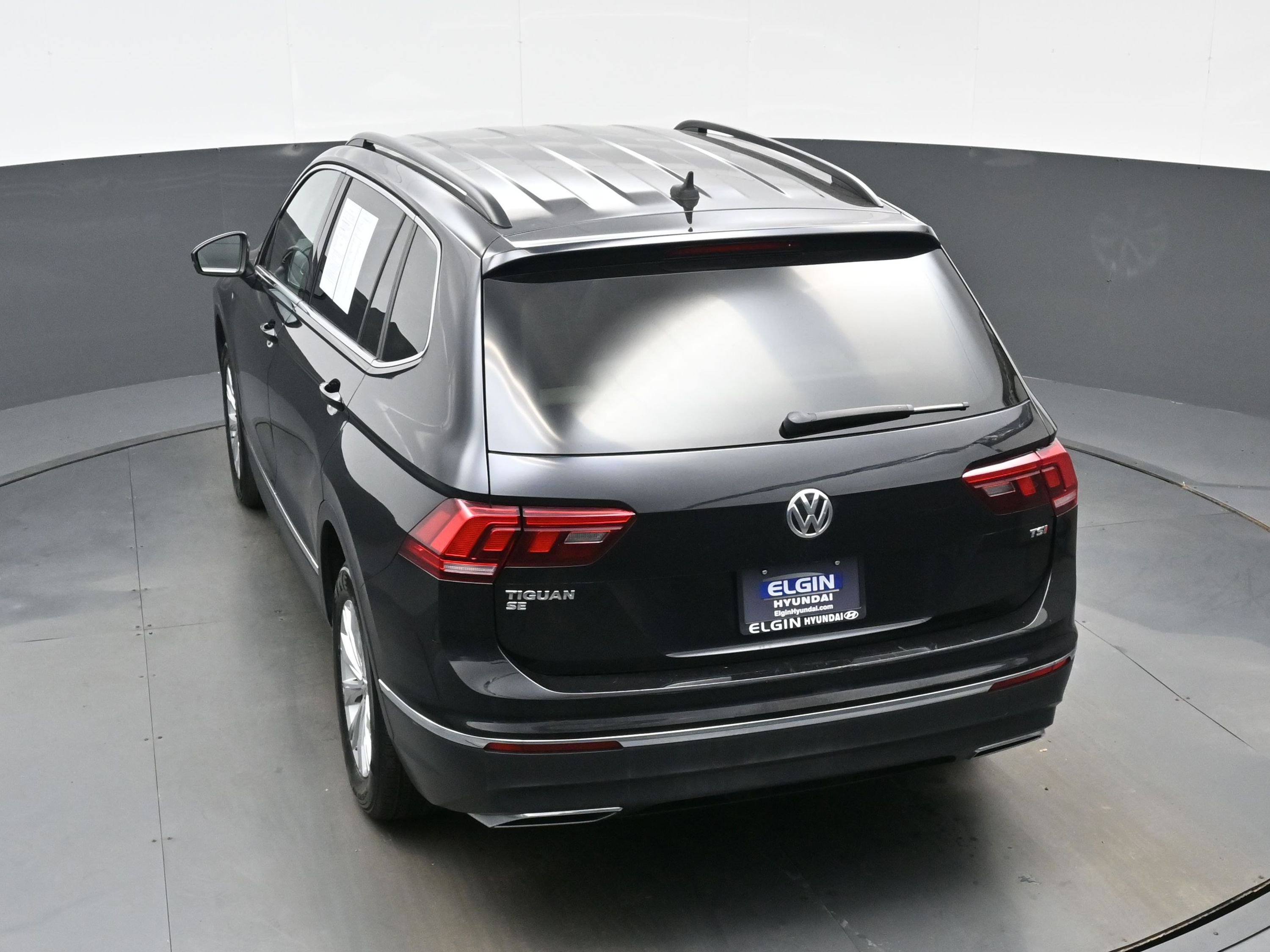 Used 2018 Volkswagen Tiguan SE image 36